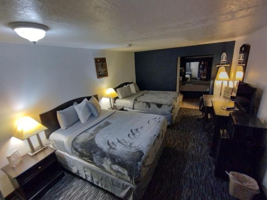 Hotel 2 Queen Beds Hotel Room 126 Wi-Fi Booking Stillwater Exterior photo